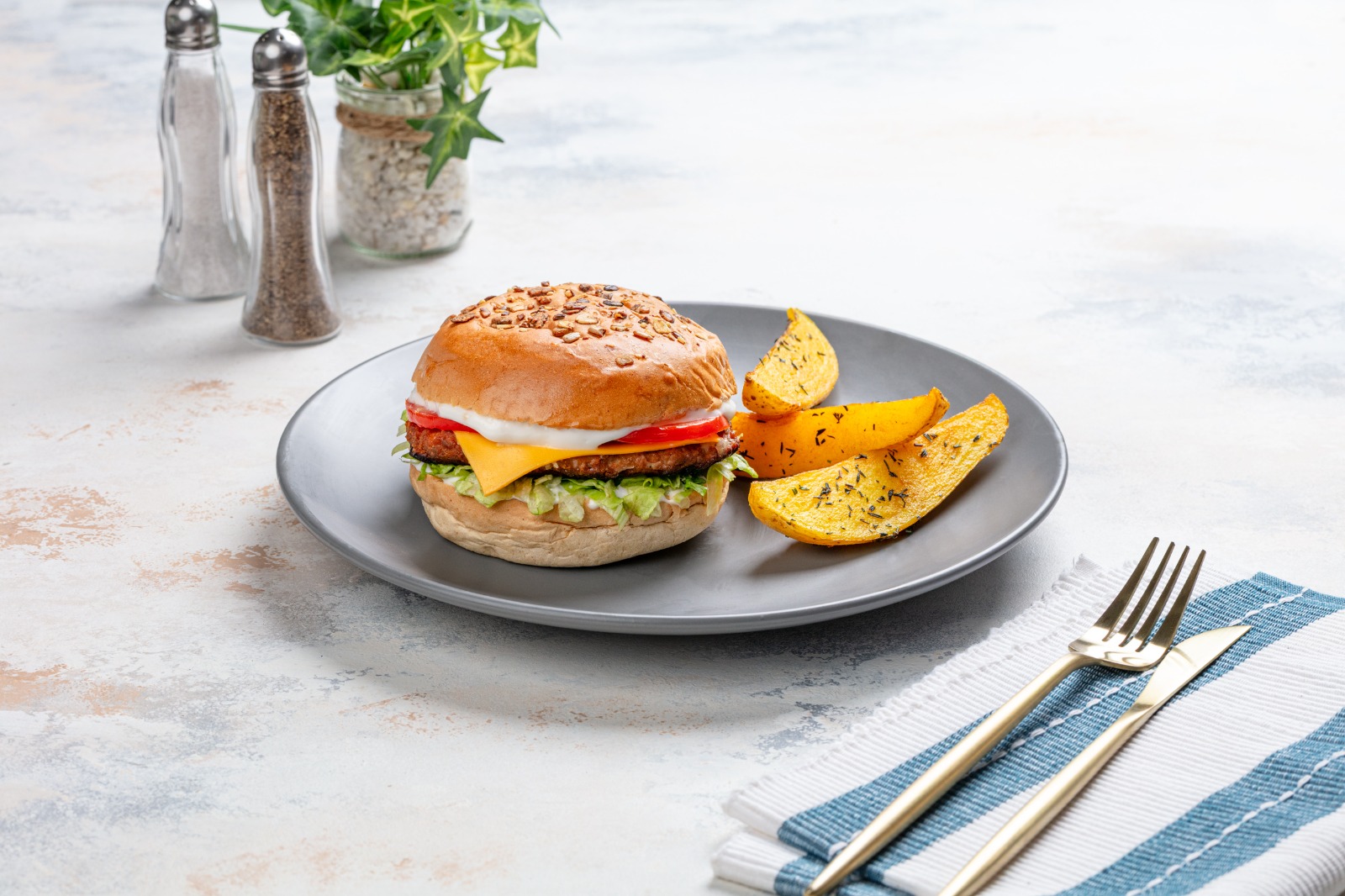 Beef Burger with Potato